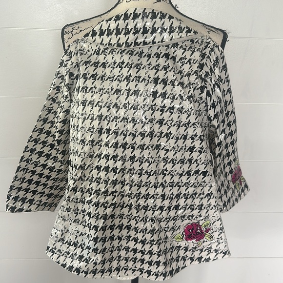 The English Roses by Madonna Raincoat, 6/6x - Picture 2 of 2